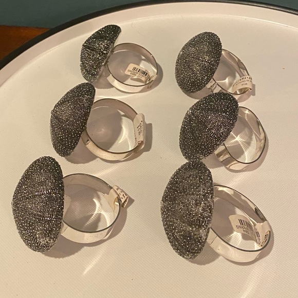 Set of 6 NWT Pottery Barn Sea Urchin Napkin Rings - Picture 2 of 6